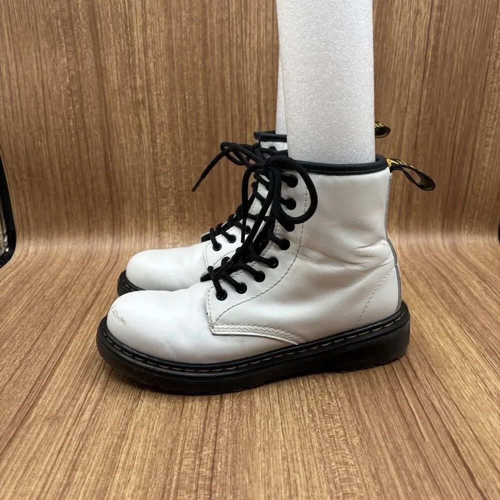 Dr.‎ Marten’s 1460 Kids size 2 Optic White youth zip and lace up Boots